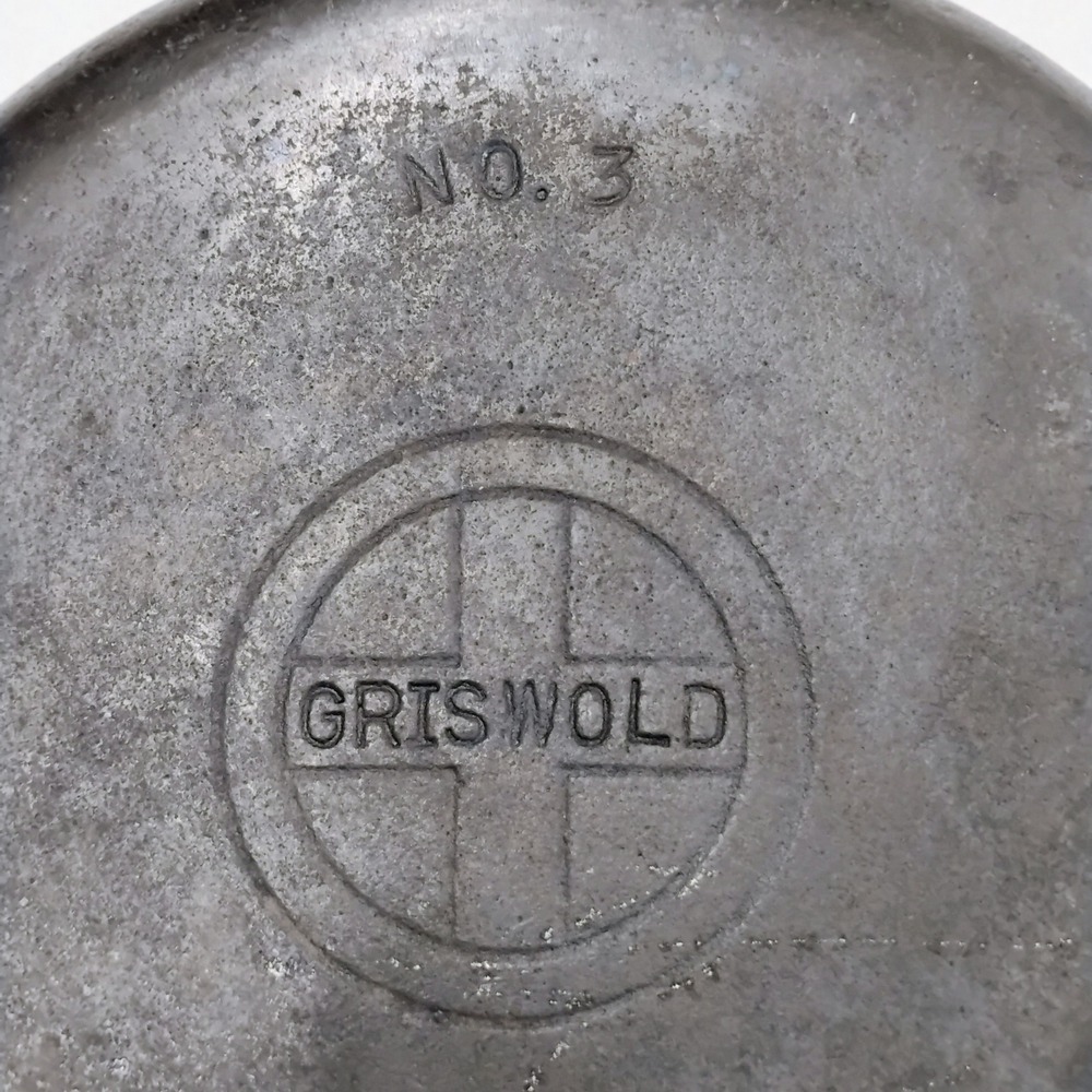 Griswold No 3 Cast Iron Skillet Small Logo Erie PA 709 K Vintage Frying Pan - Picture 4 of 10